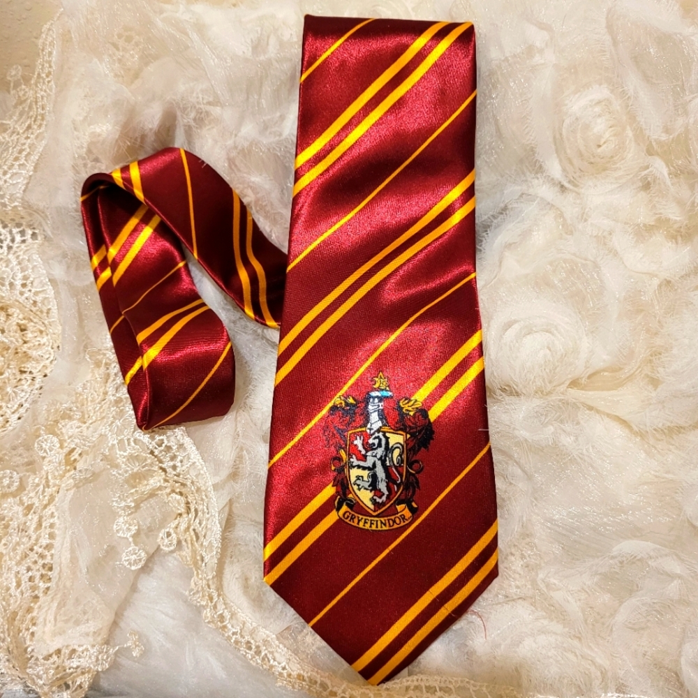 Harry Potter Gryffindor tie